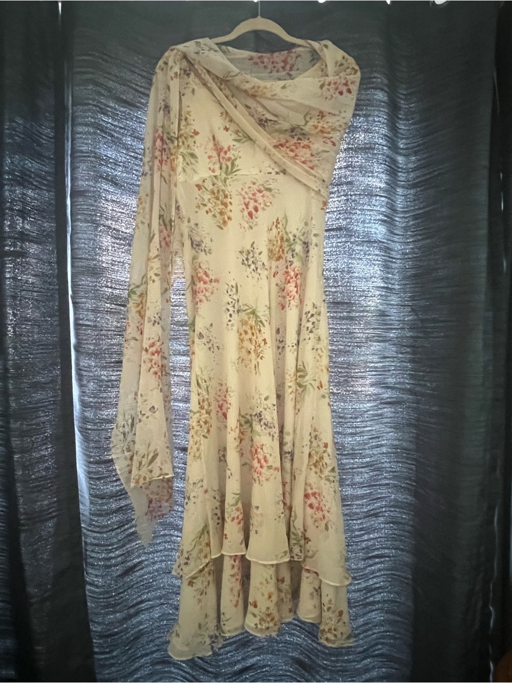 Vintage 90s Kay Unger Silk Floral Tiered Dress with Matching Scarf/Wrap. Size 8 - Picture 4 of 11